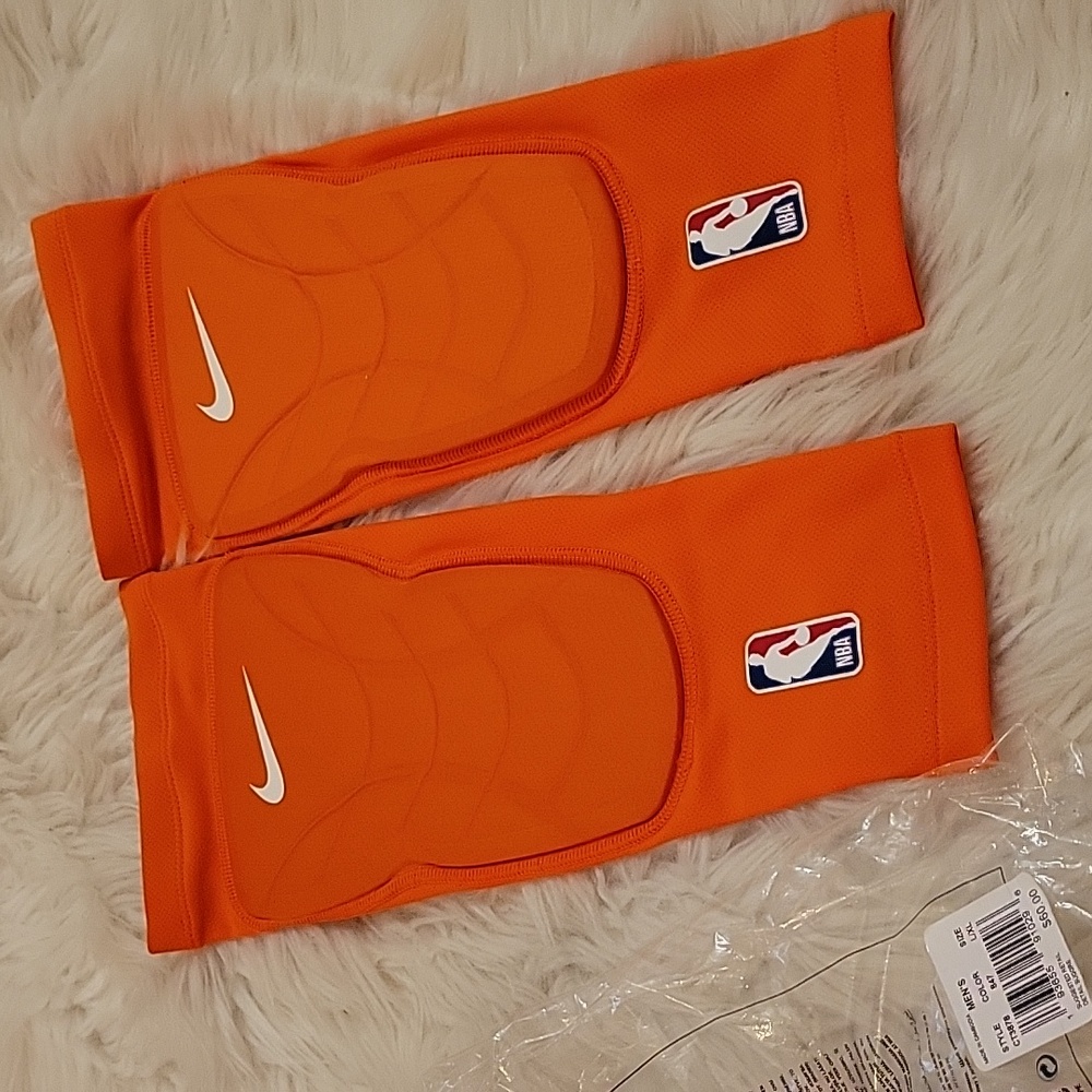 Nike NBA Hyperstrong Padded Knee Sleeves - Orange